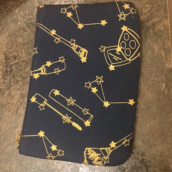 I SPY cosmetics bag - Picture 3 of 4